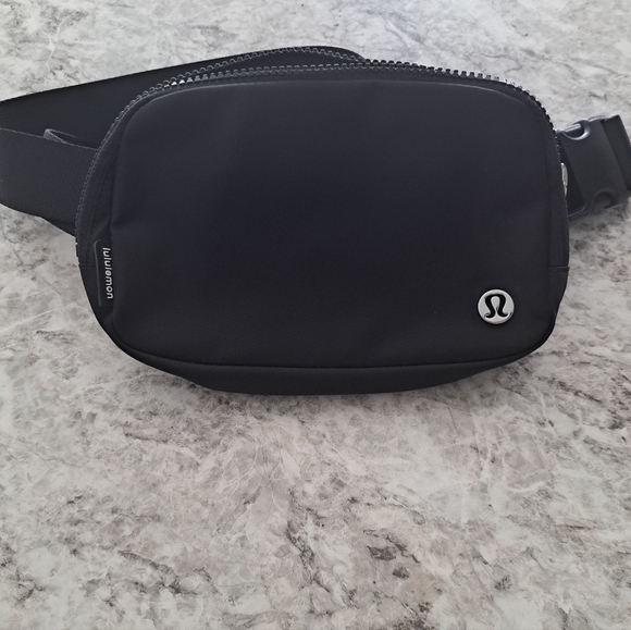 lululemon athletica Handbags - lululemon athletica Black Belt Bag